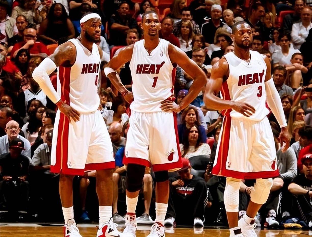 珍妮巴斯今年4月接受采访时谈到雷迪克（今年4月的采访中，珍妮巴斯谈及雷迪克）