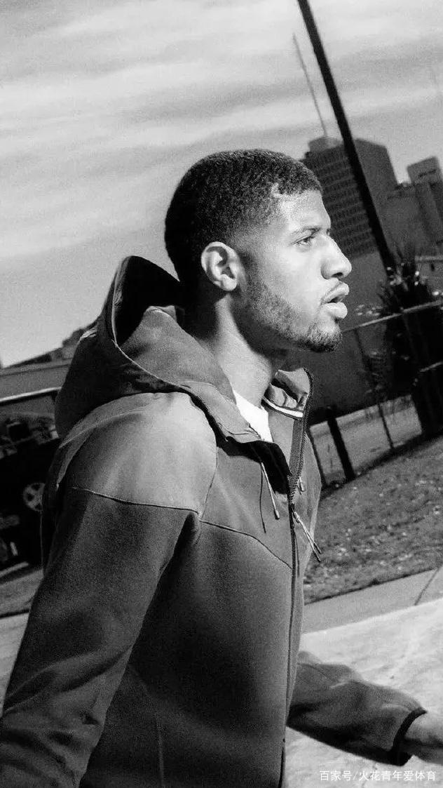 才华横溢，法国国脚谢尔基vs多特蒙德个人集锦（天赋尽显：法国国脚谢尔基对阵多特蒙德个人高光集锦）