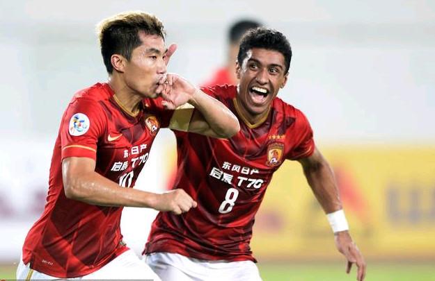 意媒：拜仁天才边锋利契纳或离队，尤文和米兰等队有意争夺（意媒：拜仁新星边锋利契纳或将离队，尤文米兰等队有意竞逐）