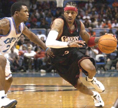 弗兰克：西蒙斯红牌上诉很难成功，范德芬的防守选择没有问题（弗兰克称西蒙斯红牌申诉胜算渺茫，范德芬的防守决策并无不当）