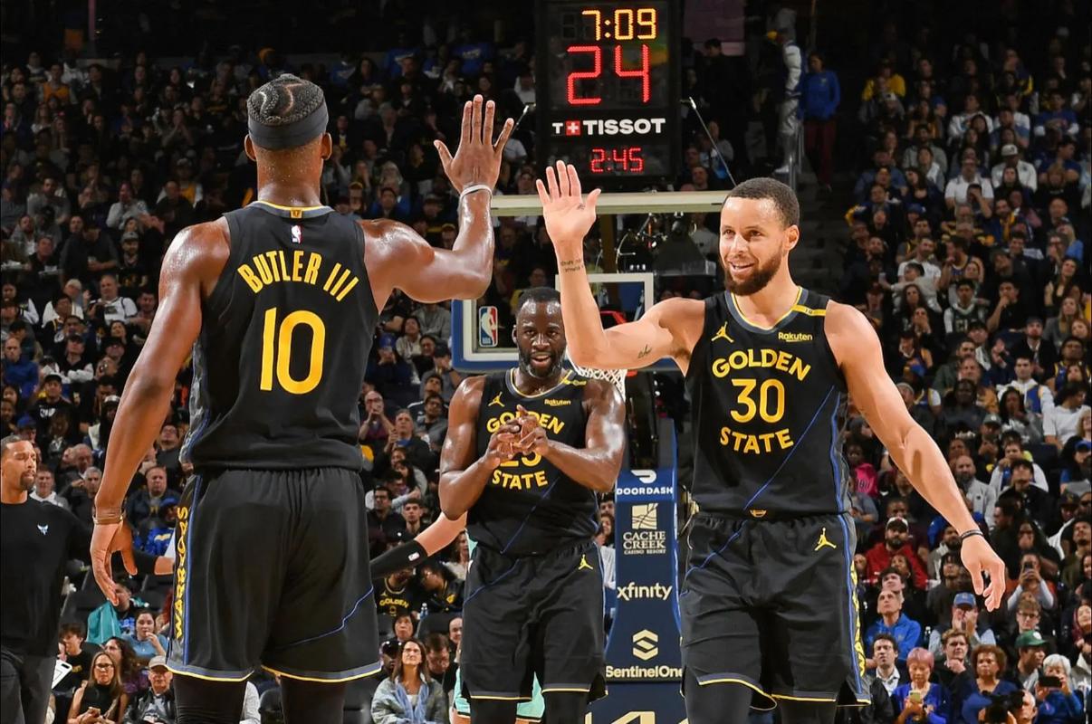 利兹联VS切尔西，悬念拉满！利兹联能否掀翻切尔西？（利兹联对阵切尔西：悬念十足，能否上演黑马逆袭？）