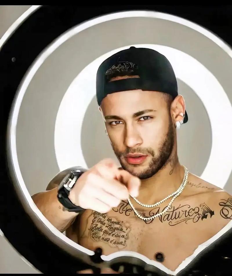 丰塞卡：联赛成绩没欧联好？赛季初没人觉得我们能排法甲第五（丰塞卡回应联赛不如欧联质疑：赛季初没人看好我们能冲到法甲第五）