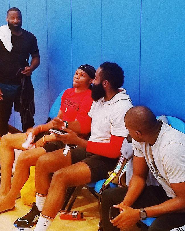 32岁前巴西国脚拉菲尼亚宣布退役，曾效力巴萨、巴黎、国米（32岁拉菲尼亚挂靴：前巴西国脚曾效力巴萨、巴黎、国米）