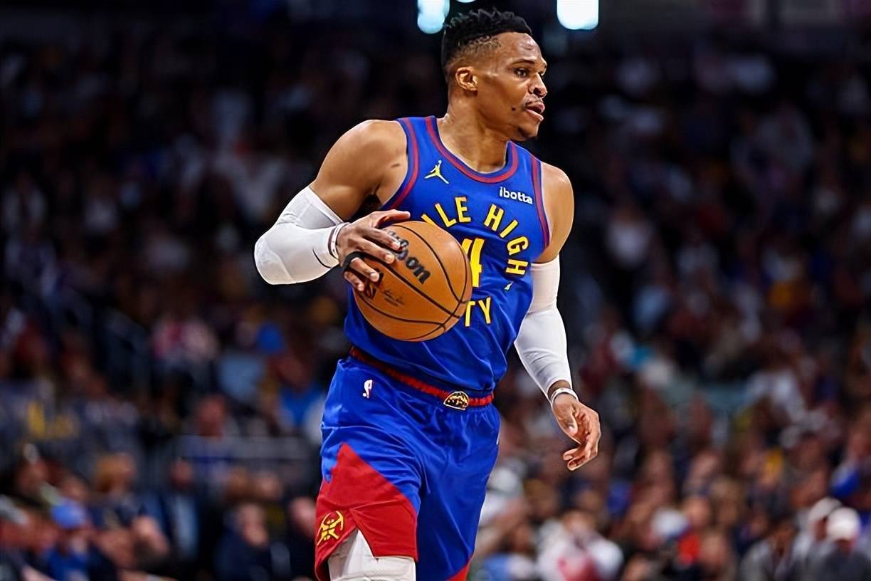 利物浦萨拉赫回归！亨德森和范迪克劝和不劝离，闻说鸡鸣见日升！（萨拉赫重返利物浦！亨德森与范迪克携手劝和，鸡鸣报晓日出新局）